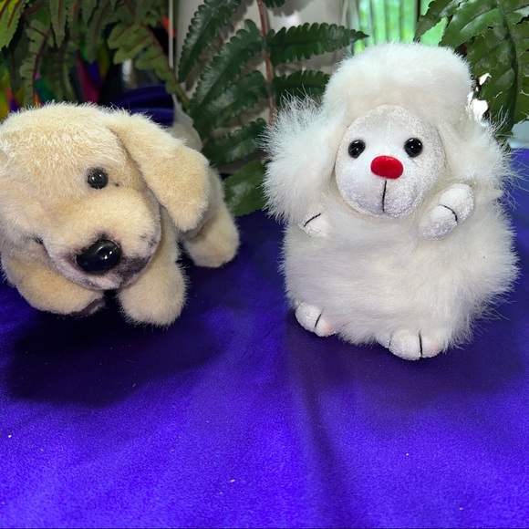 📌 Galerie Two Cute Dogs, Plush Stuffed Animals - Picture 1 of 15